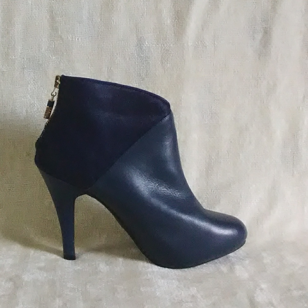 Me Too - Lexington bootie,  NWOB